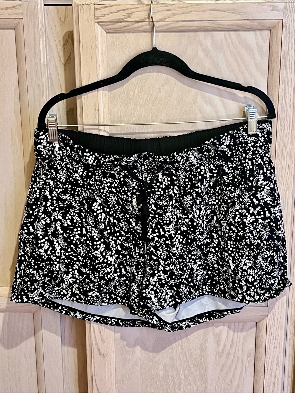 🍋 Lululemon Stroll at Sunset Shorts 3”